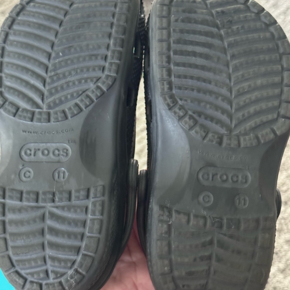 ☀️CROCS Kids Black Comfort Sandals - Picture 2 of 2